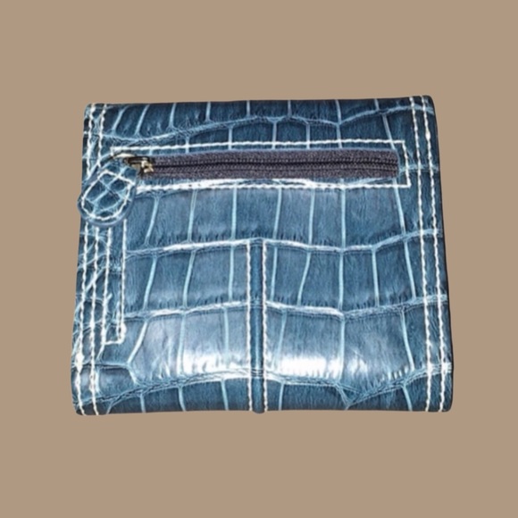 Liz Claiborne Tri-Fold Snap Wallet - Picture 2 of 8